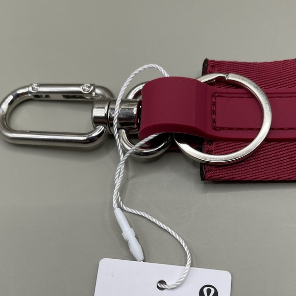 Lululemon Never Lost Keychain  Accessory NWT - Picture 4 of 5
